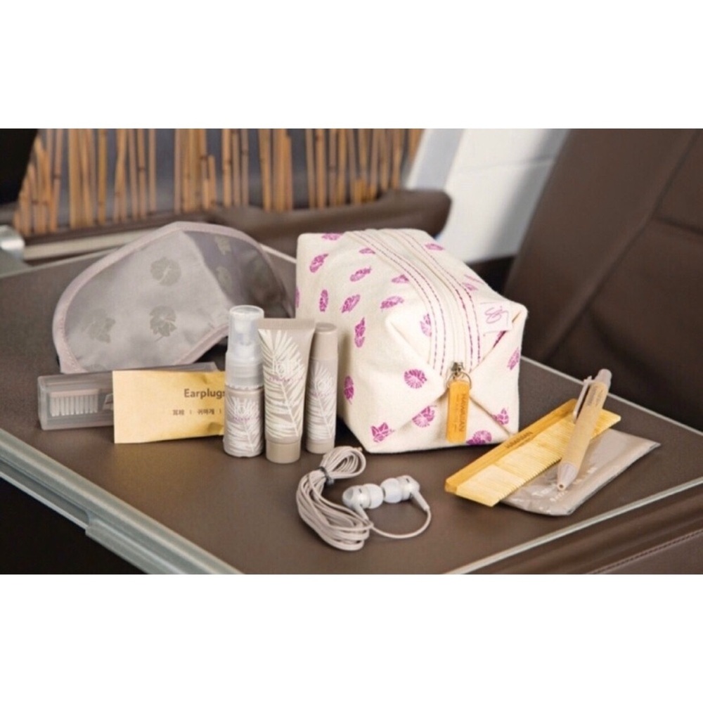 SIG ZANE Hawaiian Airlines Amenity Kit